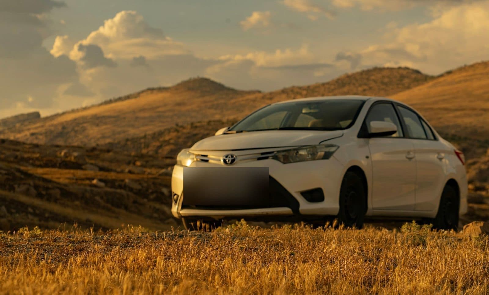 Toyota Yaris Sedan – foto 1 de 3